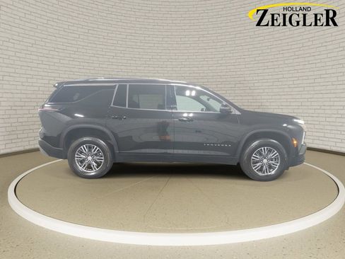 Used 2026 Chevrolet Traverse LT w/ Driver Confidence Package AWD/4WD image 4