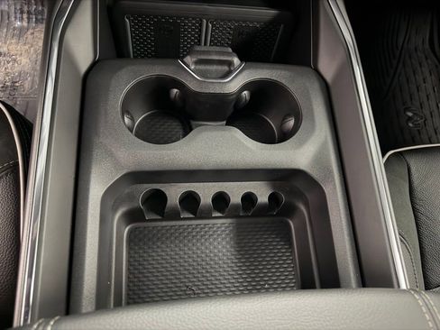 New 2026 RAM 3500 Laramie AWD/4WD image 27