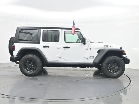 Used 2025 Jeep Wrangler Willys image 4