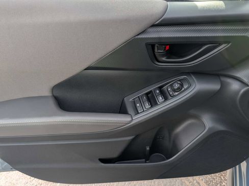 Used 2025 Subaru Crosstrek 2.0i Premium image 21