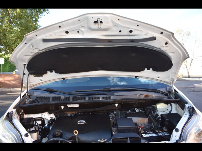 Used 2017 Toyota Sienna LE FWD image 38