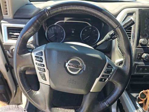 Used 2021 Nissan Titan SV w/ SV Convenience Package AWD/4WD image 10