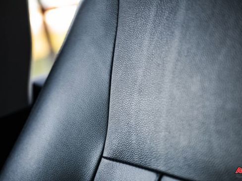 Used 2015 Land Rover LR4 HSE image 24