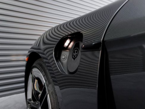 New 2025 Porsche Taycan 4S AWD/4WD image 13
