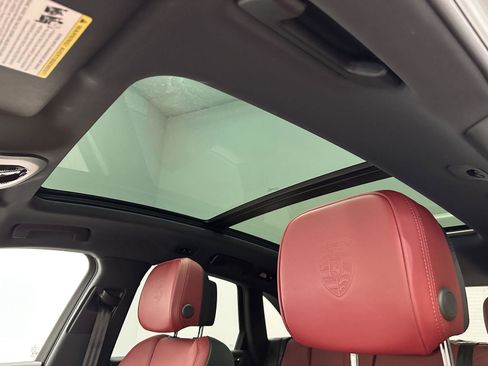 Certified 2025 Porsche Macan AWD/4WD image 21