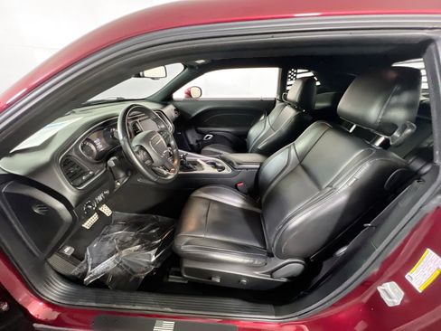 Used 2022 Dodge Challenger SXT w/ Plus Package image 20