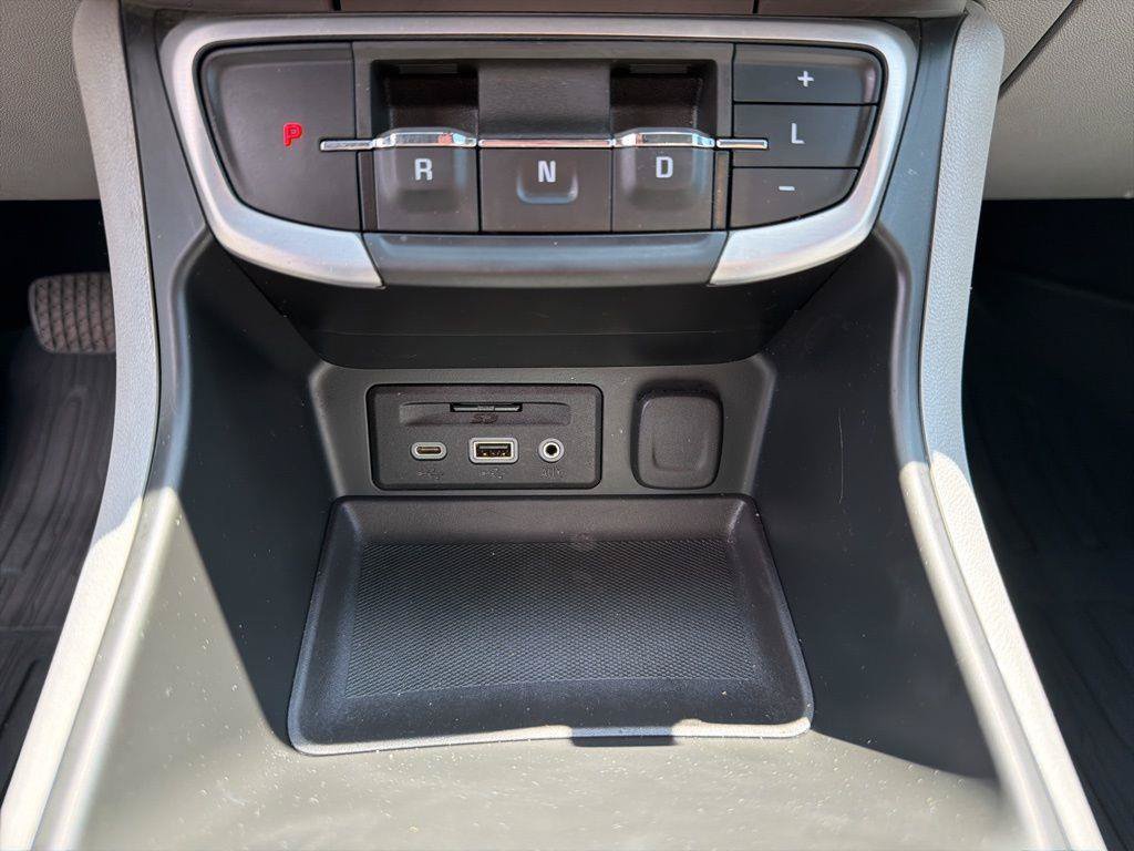 Used 2022 GMC Terrain SLE w/ Driver Convenience Package FWD image 41