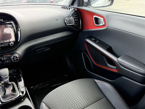 New 2025 Kia Soul GT-Line w/ GT-Line Technology Package image 17