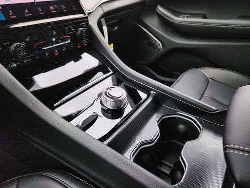 New 2025 Jeep Grand Cherokee Limited w/ Black Appearance Package image 26