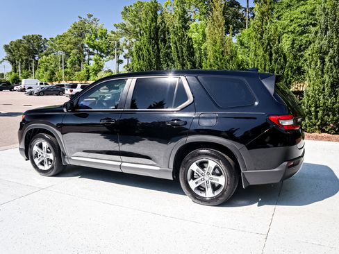 Certified 2024 Honda Pilot EX-L image 7