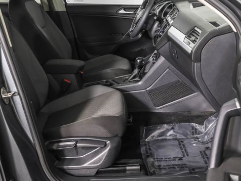 Used 2020 Volkswagen Tiguan S image 43