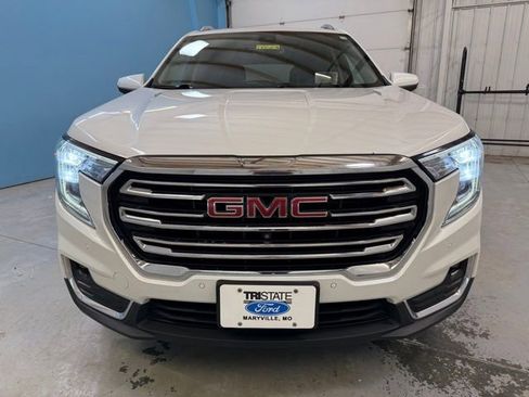 Used 2022 GMC Terrain SLT w/ Infotainment Package II image 3