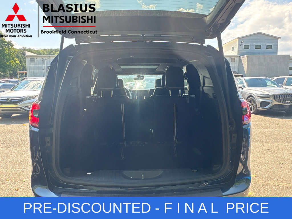Used 2023 Chrysler Pacifica Limited w/ S Appearance Package FWD image 31