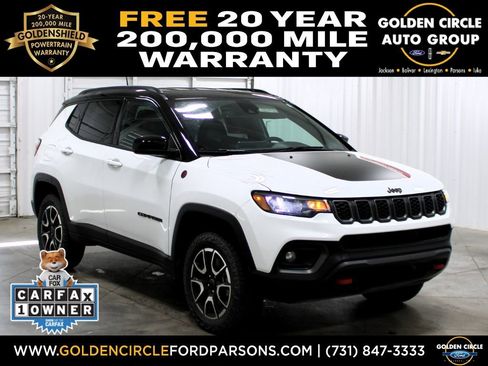 Used 2025 Jeep Compass Trailhawk AWD/4WD image 1