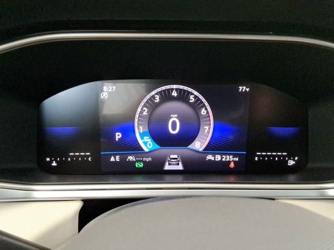 Used 2025 Volkswagen Taos SE image 26