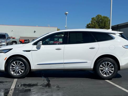 Used 2022 Buick Enclave Essence image 9