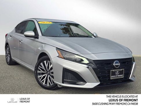 Used 2023 Nissan Altima 2.5 SV image 1