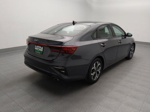 Used 2021 Kia Forte LXS FWD image 9