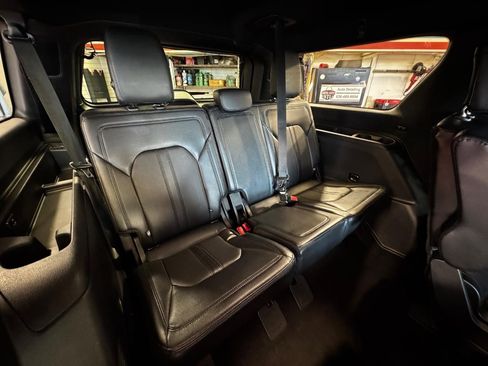 Used 2021 Ford Expedition Max Limited image 11