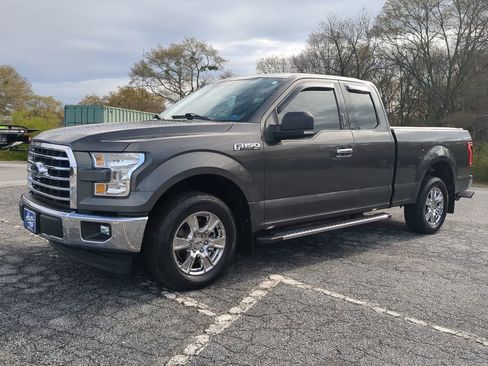 Certified 2017 Ford F150 XLT w/ Equipment Group 301A Mid image 6