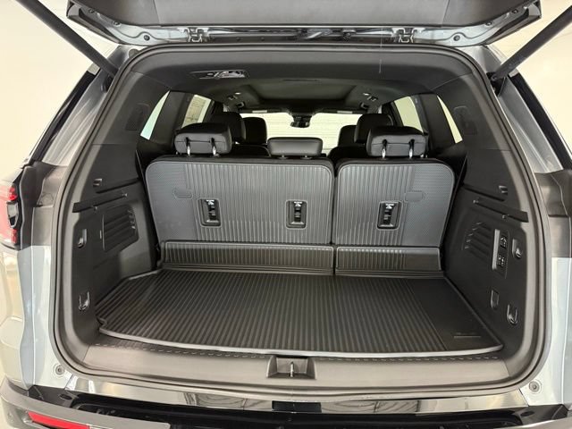 New 2026 GMC Acadia Denali w/ Super Cruise Package FWD image 8