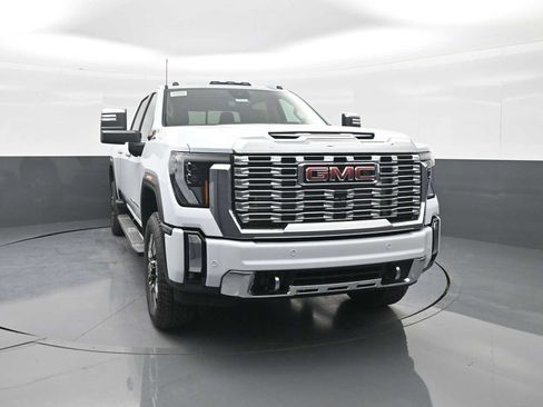 New 2026 GMC Sierra 2500 Denali w/ Technology Package AWD/4WD image 2