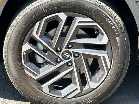 Used 2025 Hyundai Tucson Limited image 28