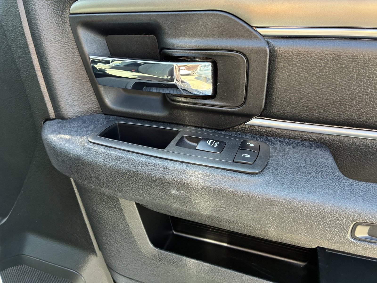 Used 2024 RAM 1500 Warlock AWD/4WD image 9