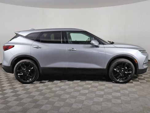 Used 2024 Chevrolet Blazer LT w/ Convenience Package FWD image 17