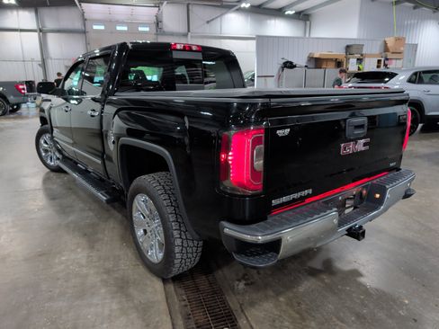 Used 2018 GMC Sierra 1500 SLT AWD/4WD image 4