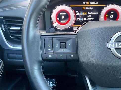 Certified 2025 Nissan Rogue Platinum AWD/4WD image 24
