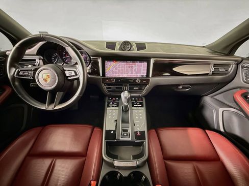 Certified 2023 Porsche Macan AWD/4WD image 11