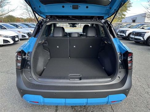 New 2025 Nissan Kicks SR image 12