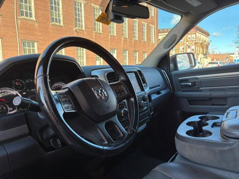 Used 2019 RAM 1500 Big Horn image 32