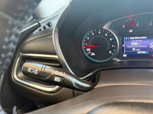 Used 2021 Chevrolet Equinox LT FWD image 12