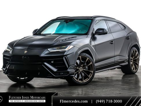 Used 2023 Lamborghini Urus S image 1