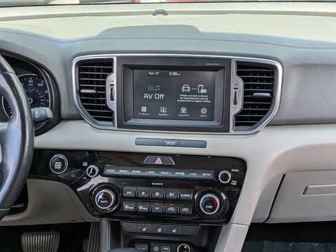 Used 2018 Kia Sportage EX w/ EX Premium Package FWD image 19