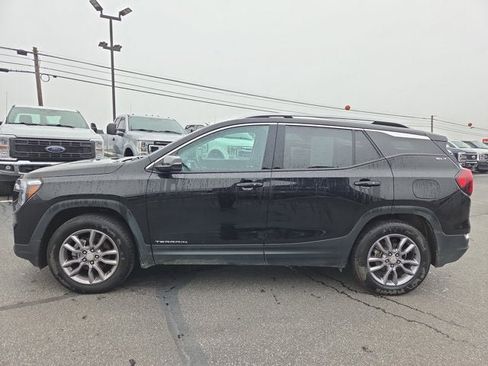 Used 2022 GMC Terrain SLT image 3