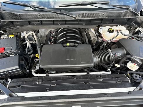 Used 2024 GMC Sierra 1500 AT4 w/ Technology Package image 18