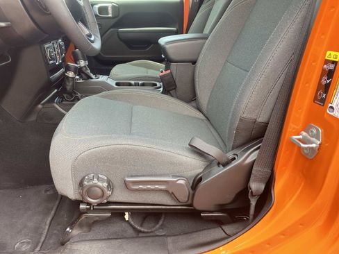 Used 2025 Jeep Wrangler Unlimited Sport AWD/4WD image 21
