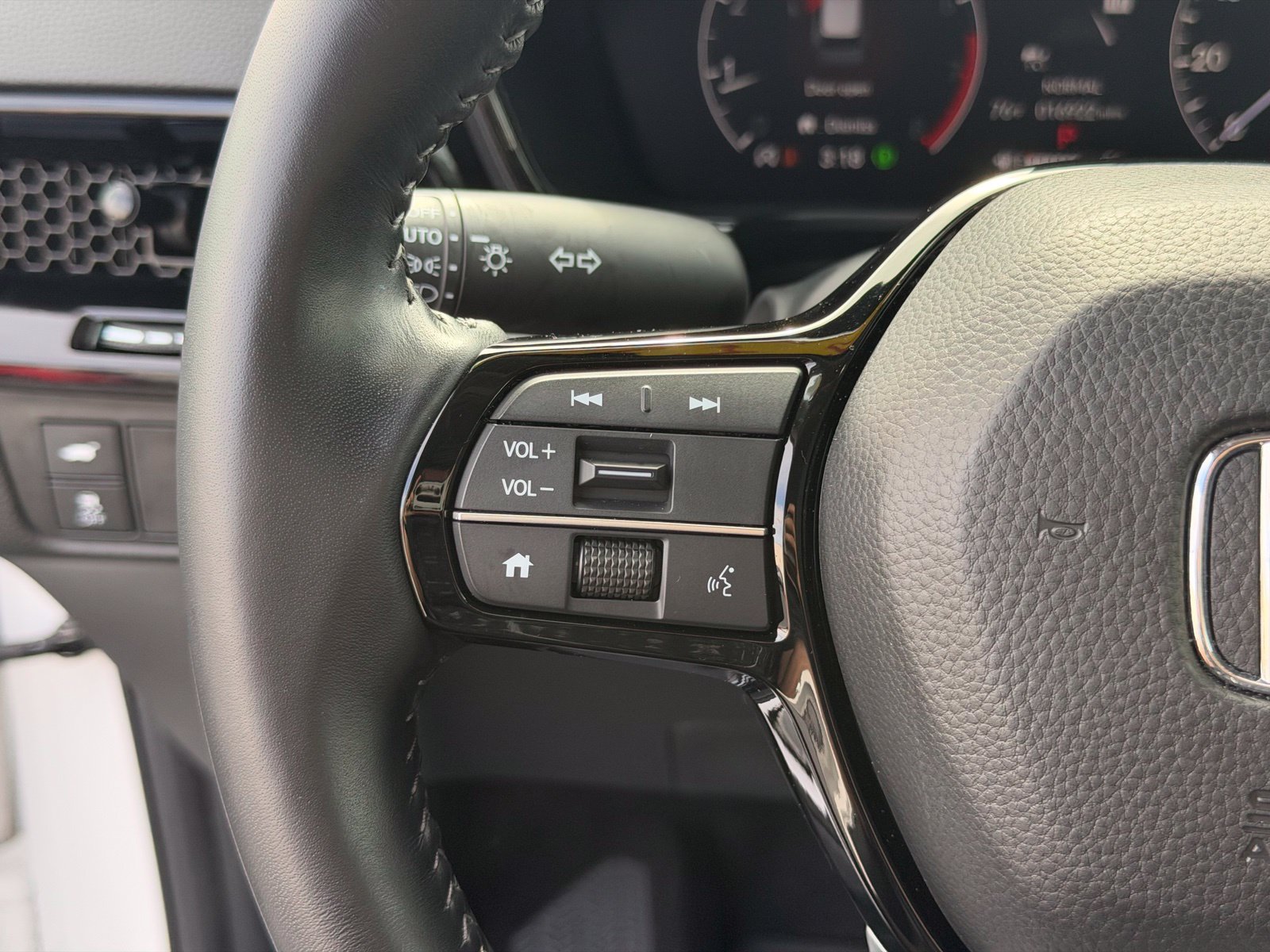 Used 2025 Honda CR-V EX-L image 17