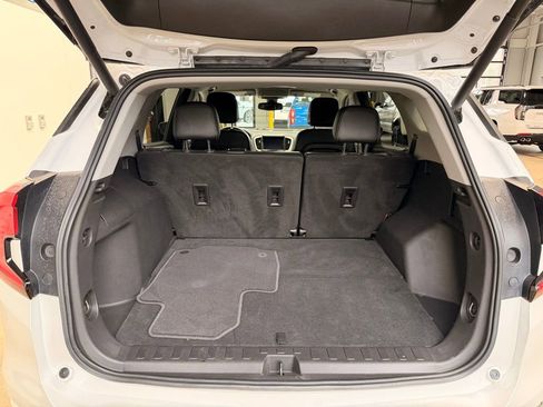 Used 2022 GMC Terrain SLT w/ Infotainment Package II image 11