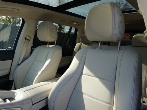 Certified 2024 Mercedes-Benz GLS 450 4MATIC image 11