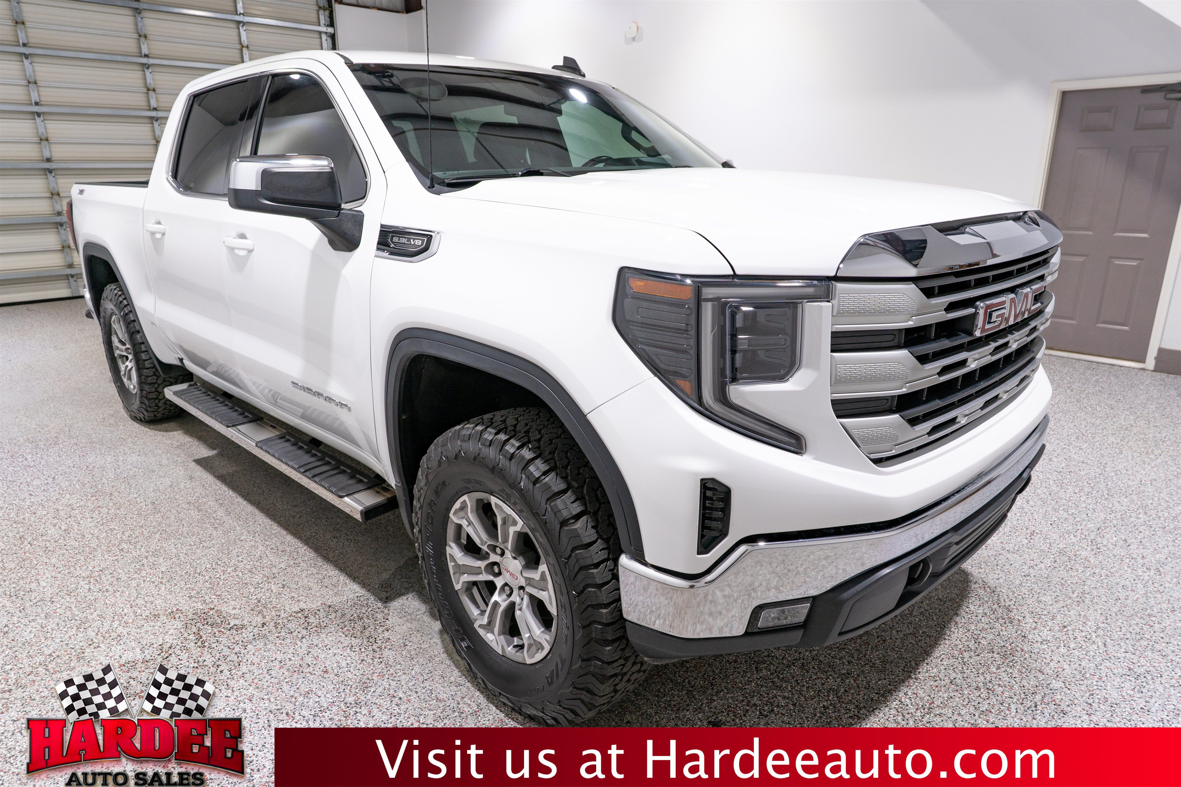Used 2024 GMC Sierra 1500 SLE w/ X31 Off-Road Package AWD/4WD image 6