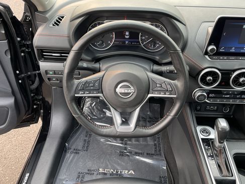 Used 2025 Nissan Sentra SR w/ SR Premium Package FWD image 13
