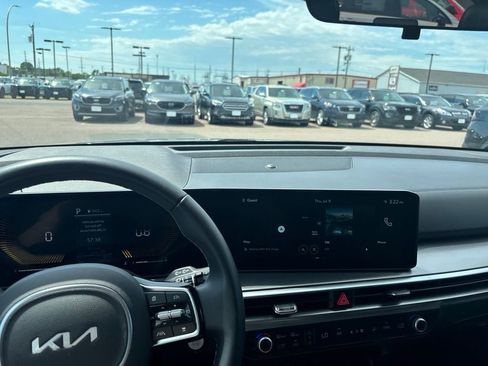 Used 2025 Kia Sorento S w/ Panoramic Sunroof Package FWD image 14