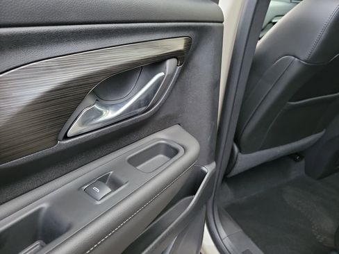 Used 2023 GMC Terrain SLT w/ Elevation Edition image 11