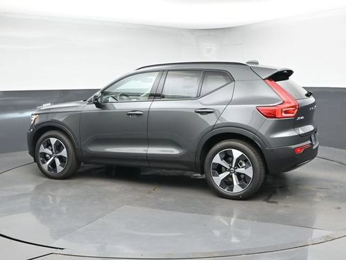 New 2026 Volvo XC40 B5 Plus w/ Climate Package AWD/4WD image 7