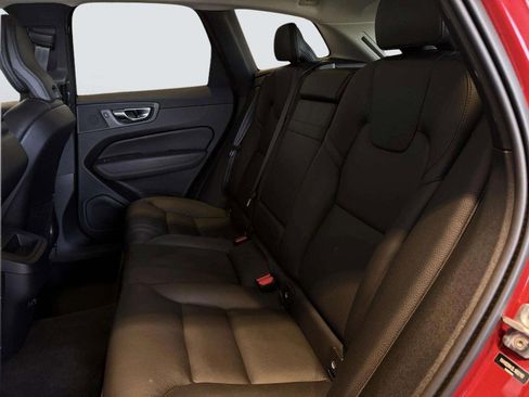 Used 2020 Volvo XC60 T5 Momentum AWD/4WD image 33