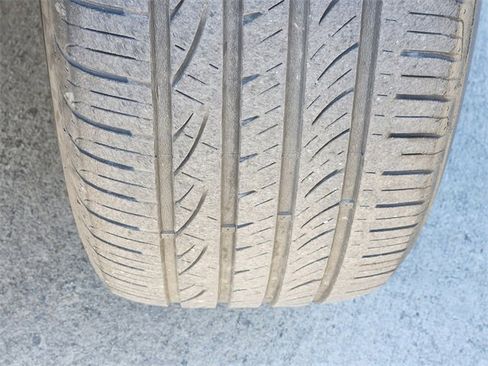 Used 2019 Ford Explorer XLT w/ Equipment Group 202A image 11